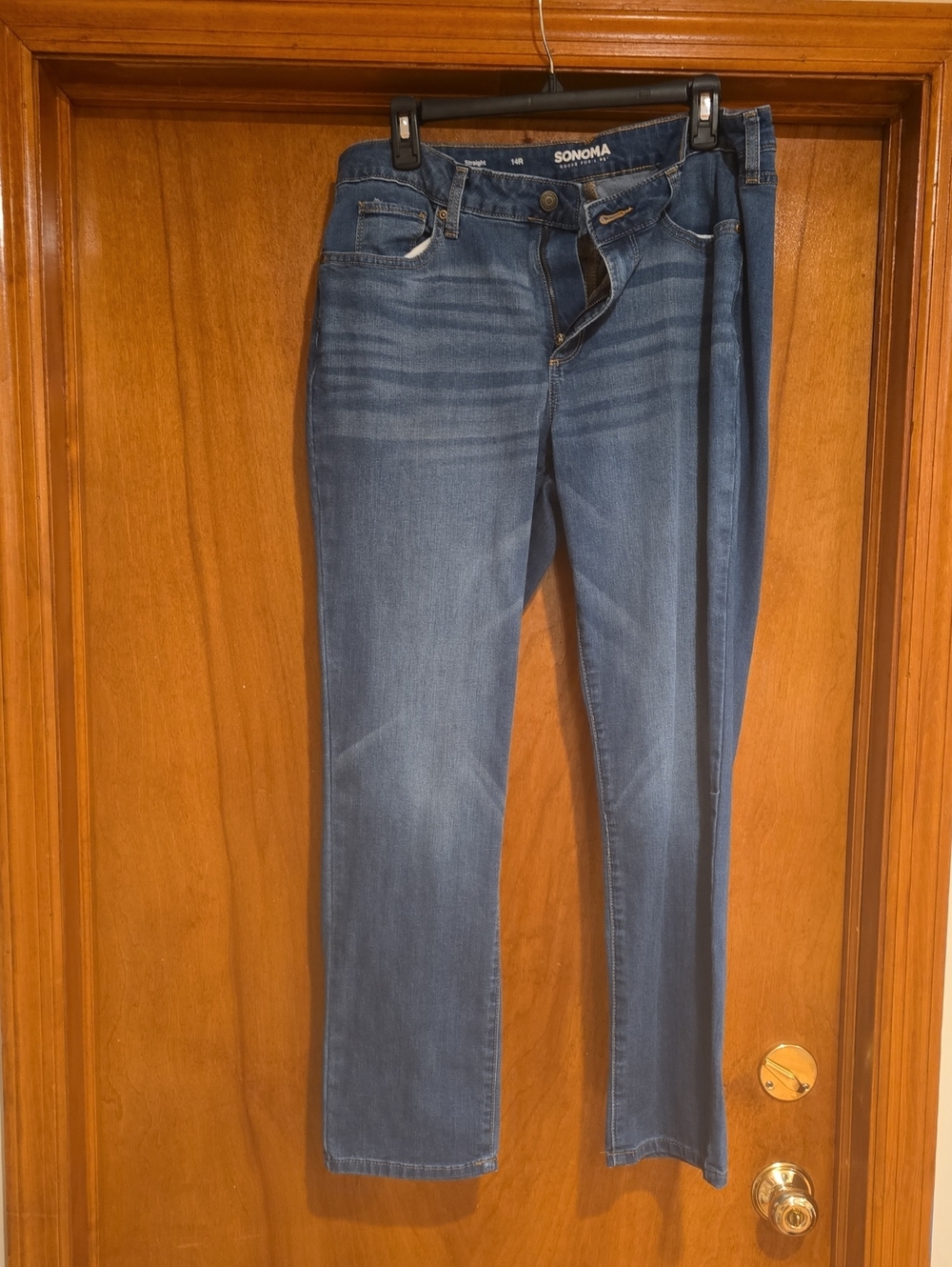 SONOMA Straight Leg Jeans in Medium Blue Wash